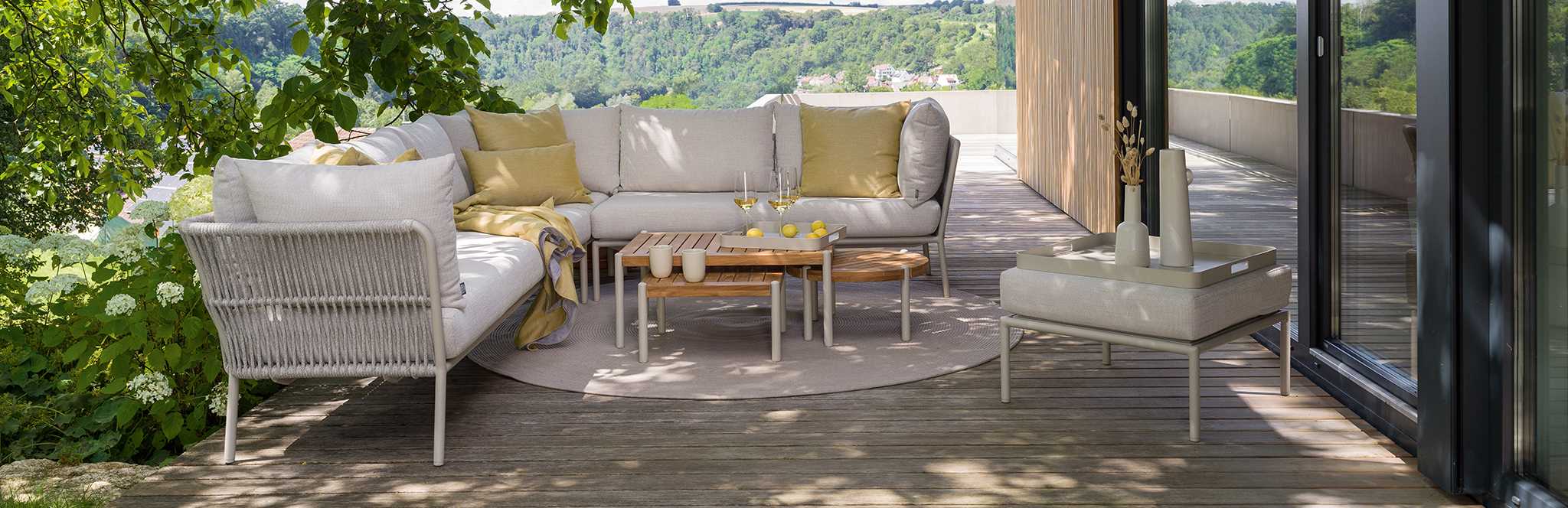 ROMY HEADER 2 Romy Lounge Hocker – Bild 2