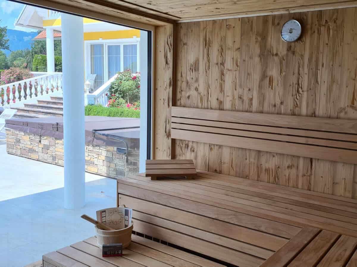 rustikale finnische sauna aus fichte altholz